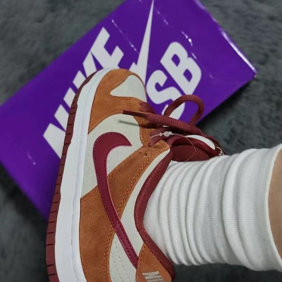 Nike Dunk - Picture 5 of 6